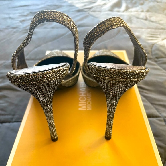 Michael Kors Silver heels - Picture 4 of 5